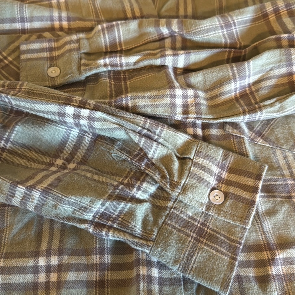 RSQ Women’s Flannel Cropped Button Down Top New No Tag Plaid Size Medium - Picture 12 of 14